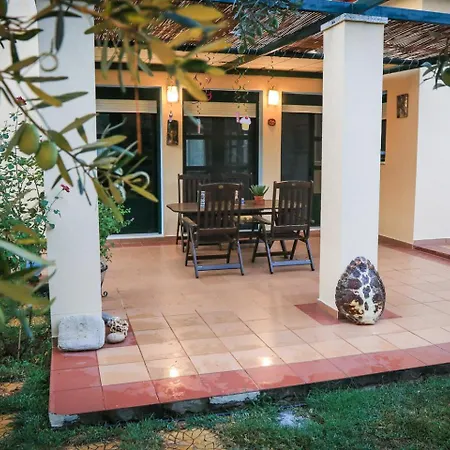 Ostria Villa *